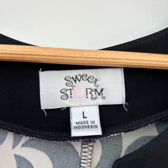 Sweet Storm Black and Cream Dress - Size L - Picture 3 of 4